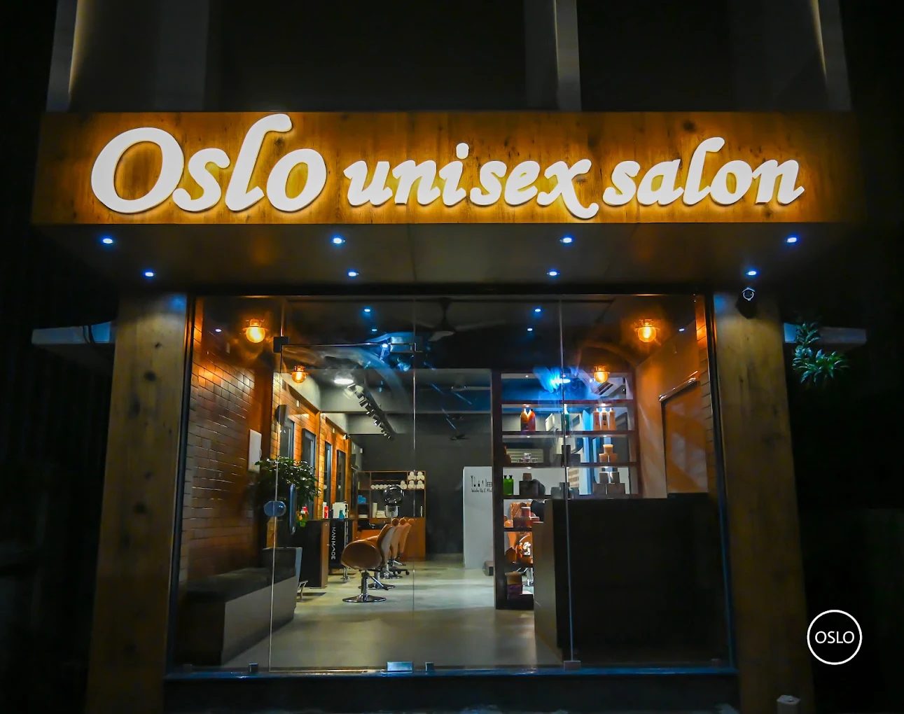 Oslo Unisex Salon
