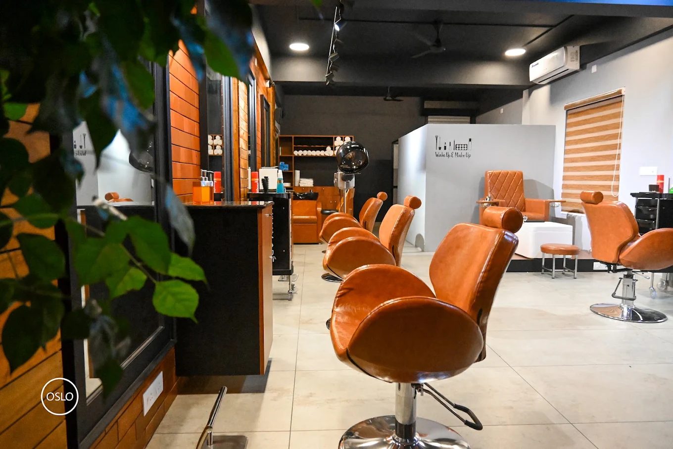 Oslo Unisex Salon