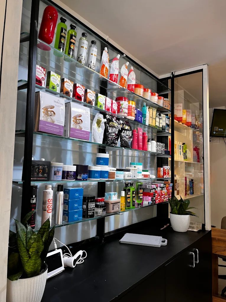 Vedhas Refinery Beauty Lounge