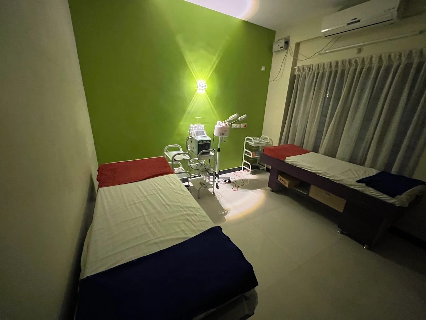 Zephora unisex salon