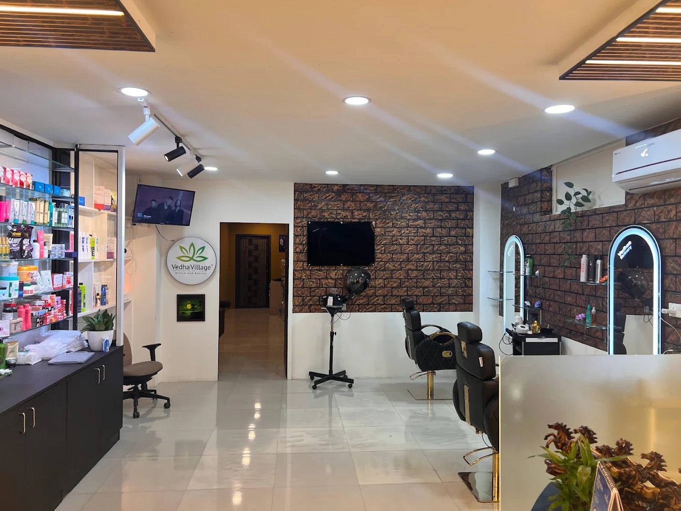 Vedhas Refinery Beauty Lounge